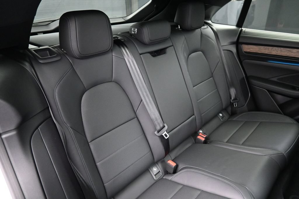 Certified 2026 Porsche Macan Electric RWD image 28