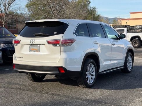 Used 2016 Toyota Highlander LE image 8