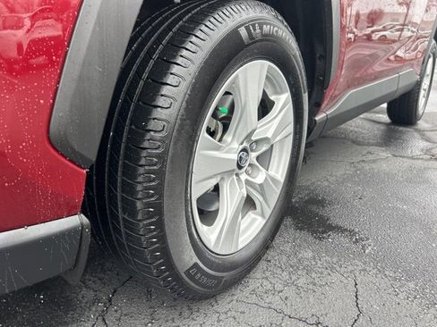 Used 2020 Toyota RAV4 XLE image 12