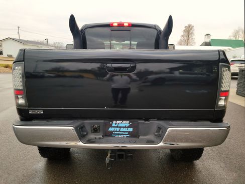 Used 2004 Dodge Ram 2500 Truck SLT w/ Sport Appearance Group image 5