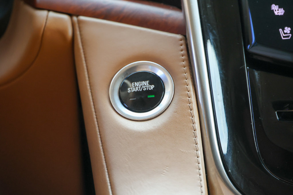Used 2015 Cadillac Escalade Platinum AWD/4WD image 15