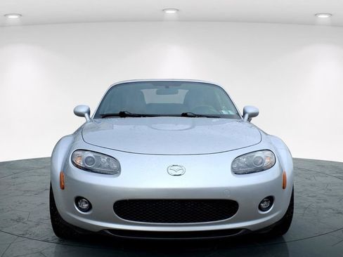 Used 2006 MAZDA MX-5 Miata Grand Touring image 2