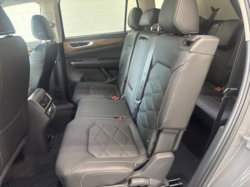 New 2026 Volkswagen Atlas SE image 26