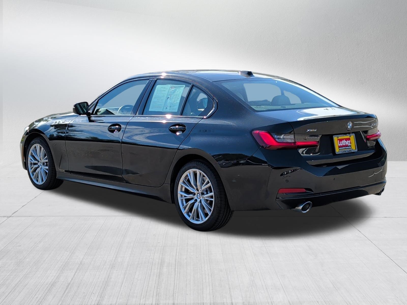 Used 2023 BMW 330i xDrive Sedan w/ Driving Assistance Package AWD/4WD image 5