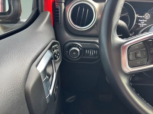 Used 2021 Jeep Wrangler Unlimited Sahara image 23