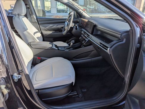 Certified 2025 Hyundai Santa Cruz SEL image 32