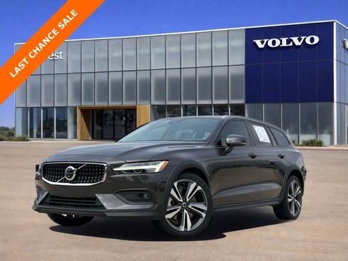 Certified 2023 Volvo V60 B5 Cross Country Plus w/ Climate Package AWD/4WD image 1