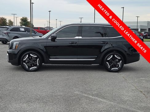 Used 2024 Kia Telluride EX image 3