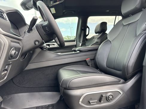 New 2026 Jeep Grand Wagoneer 4WD image 14