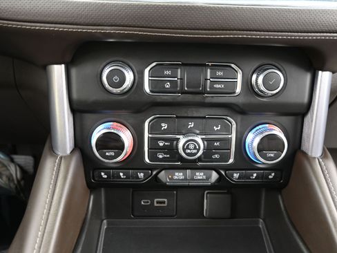 Used 2022 GMC Yukon SLT image 18