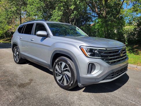 Used 2026 Volkswagen Atlas SE FWD image 1