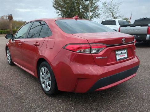 Certified 2021 Toyota Corolla LE image 4
