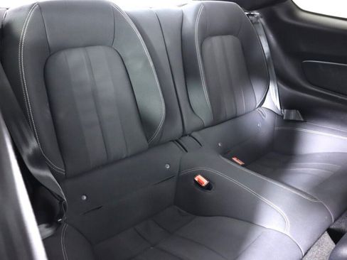 Used 2018 Ford Mustang Coupe RWD image 34