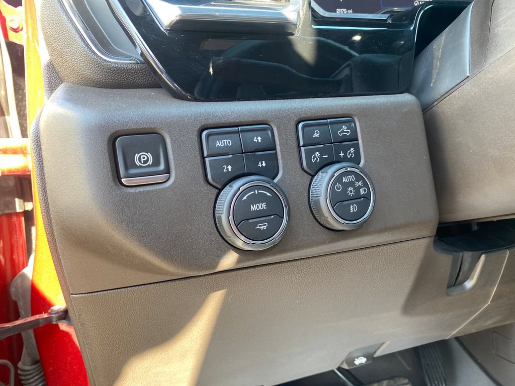 Used 2024 Chevrolet Silverado 1500 LT Trail Boss w/ LT Trail Boss Premium Package AWD/4WD image 33