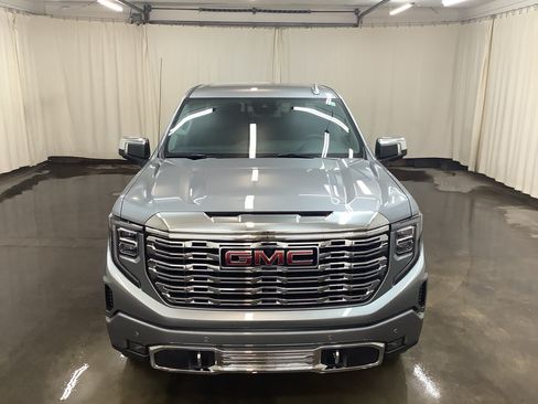 Used 2025 GMC Sierra 1500 Denali AWD/4WD image 2