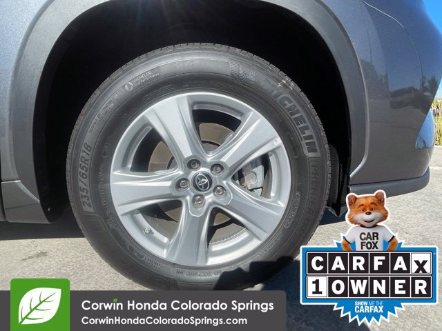 Used 2023 Toyota Highlander LE FWD image 33