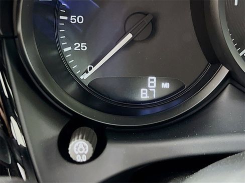 New 2026 Porsche Macan image 13