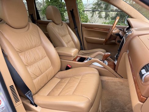 Used 2006 Porsche Cayenne Turbo image 17