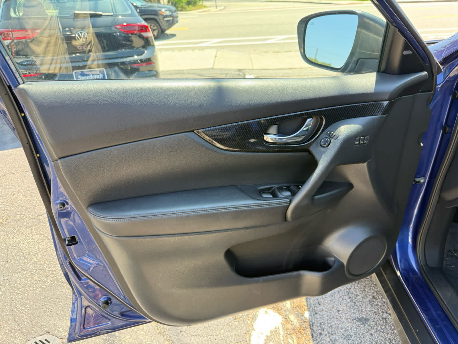 Used 2020 Nissan Rogue SL AWD/4WD image 18