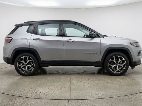 Used 2025 Jeep Compass Limited AWD/4WD image 11