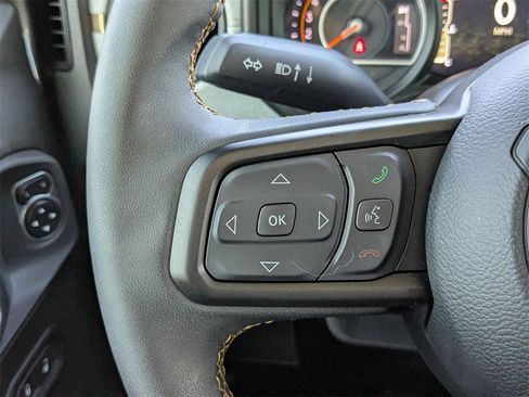 Used 2024 Jeep Gladiator Sport image 21