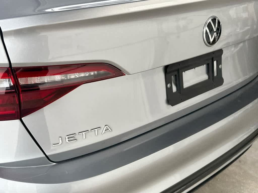 Used 2022 Volkswagen Jetta SE w/ Panoramic Sunroof Package FWD image 10