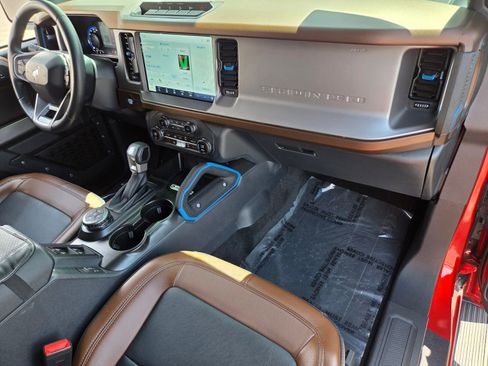 Certified 2023 Ford Bronco Outer Banks w/ Sasquatch Package AWD/4WD image 16