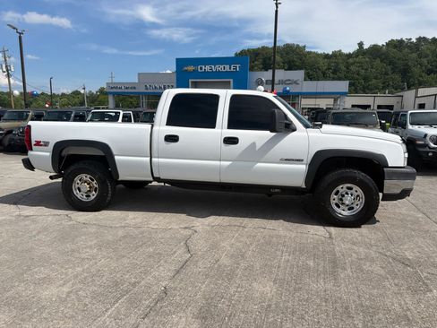 Used 2007 Chevrolet Silverado 2500 W/T w/ Snow Plow Prep Package AWD/4WD image 2