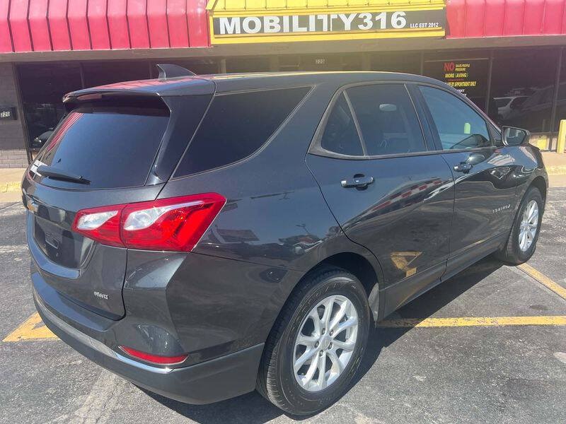 Used 2018 Chevrolet Equinox LS AWD/4WD image 8