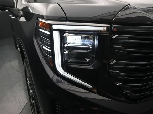 Used 2023 GMC Sierra 1500 Denali Ultimate AWD/4WD image 11