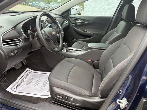 Used 2017 Chevrolet Malibu LT FWD image 13