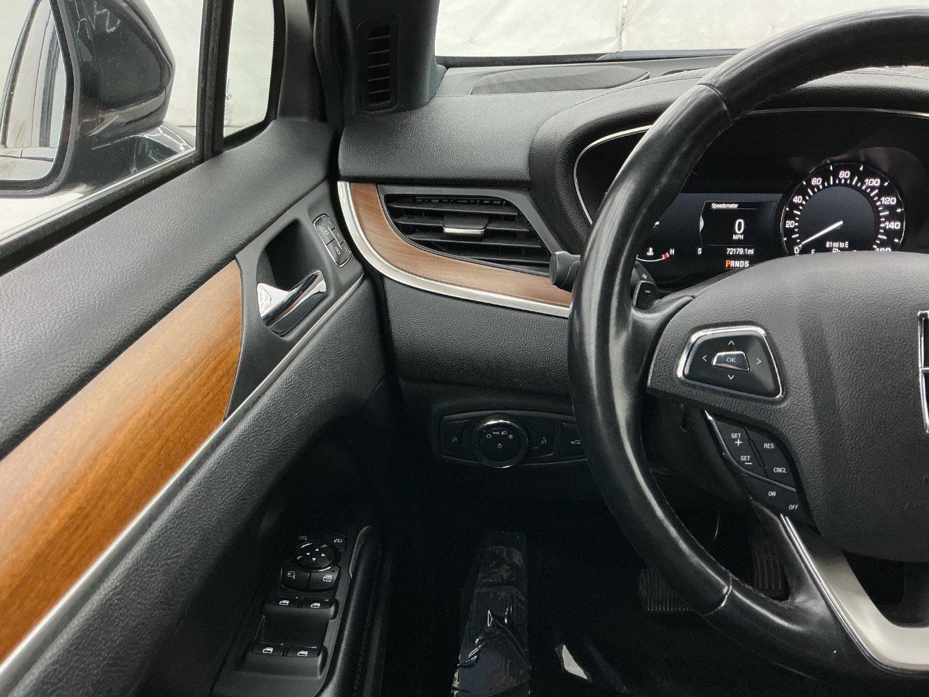 Used 2019 Lincoln MKC Select w/ Select Plus Package AWD/4WD image 32