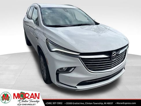 Used 2024 Buick Enclave Essence FWD image 2