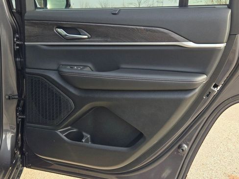 New 2025 Jeep Grand Cherokee L Limited w/ Luxury Tech Group II image 13