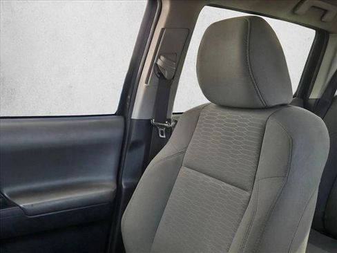 Used 2018 Toyota Tacoma SR5 image 20