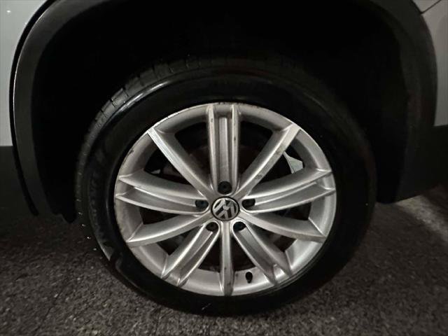 Used 2014 Volkswagen Tiguan SEL AWD/4WD image 7