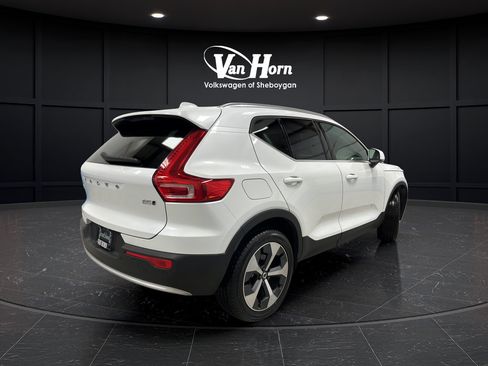 Used 2023 Volvo XC40 B5 Plus w/ Driver Assist Package AWD/4WD image 7