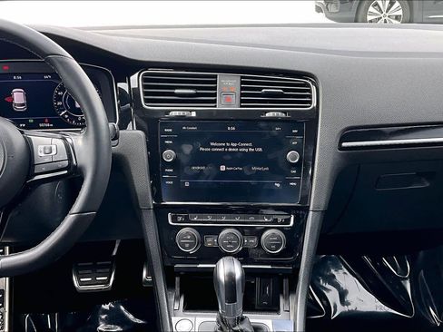Used 2019 Volkswagen Golf R 4-Door image 6