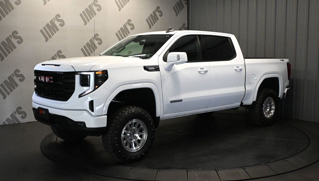 Used 2023 GMC Sierra 1500 Elevation w/ Preferred Package AWD/4WD image 1