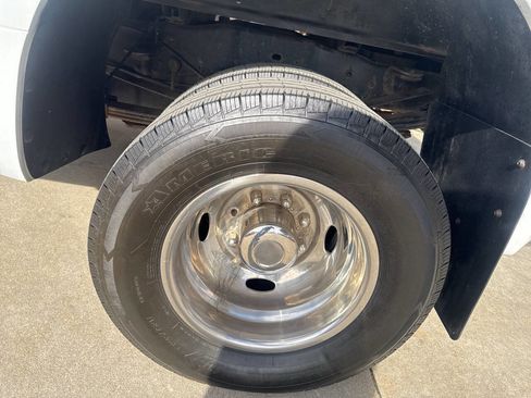 Used 2010 Ford F350 XL image 19