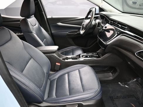 Used 2022 Chevrolet Bolt EUV LT w/ Convenience Package image 34