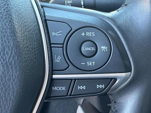Used 2024 Toyota Camry XLE FWD image 22