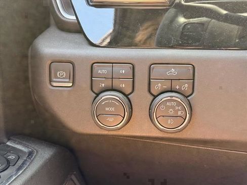 Used 2024 Chevrolet Silverado 1500 LT Trail Boss w/ Protection Package AWD/4WD image 31