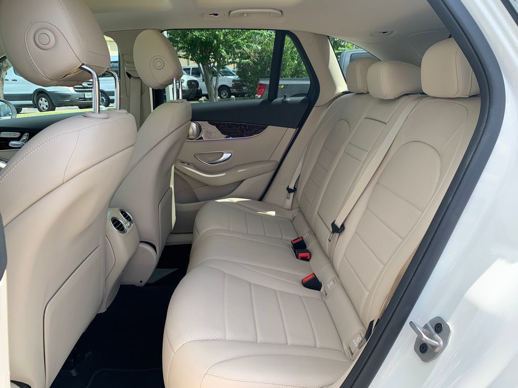 Used 2021 Mercedes-Benz GLC 300 image 22