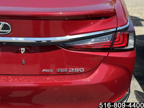 Used 2023 Lexus ES 250 w/ Premium Package AWD/4WD image 29