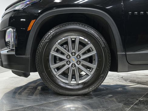 Used 2023 Chevrolet Traverse LT AWD/4WD image 3