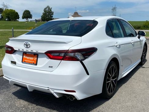 Used 2021 Toyota Camry SE FWD image 11