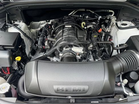Used 2025 Dodge Durango R/T AWD/4WD image 9