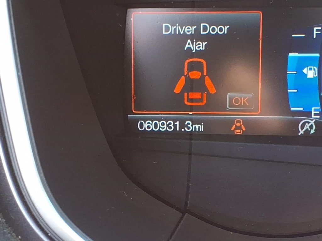 Used 2020 Ford Fusion SE FWD image 25