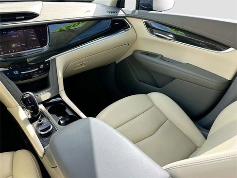Used 2021 Cadillac XT6 Premium Luxury image 22